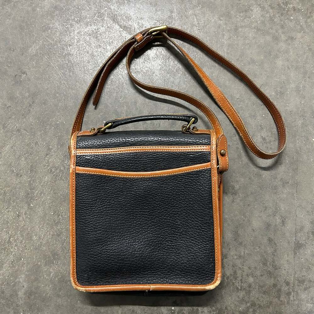 Vintage Dooney & Bourke All Weather Leather Surrey Carrier Crossbody Bag - Picture 2 of 13